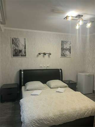 Гостиница Садко Кропоткин Двухместный номер улучшенный с мини-кухней № 316-1