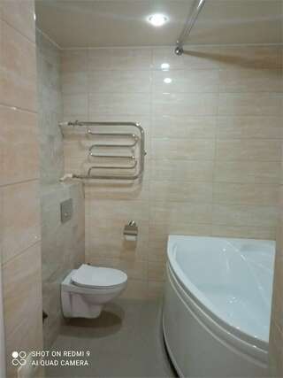 Гостиница Садко Кропоткин Двухместный номер (с двухспальной кроватью) с собственной мини-кухней № 203.-5