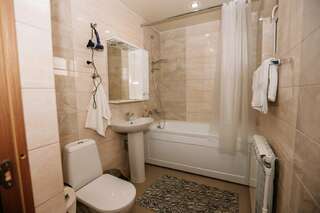 Гостиница Садко Кропоткин Двухместный номер с  раздельными кроватями улучшенный ( № 314)-6