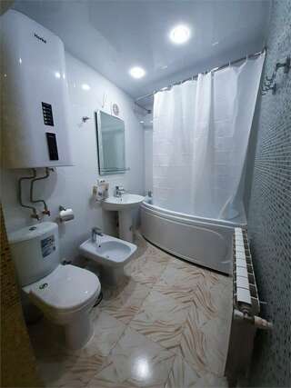 Гостиница Садко Кропоткин Двухместный номер (с двумя односпальными кроватями) с собственной мини-кухней № 204.-3