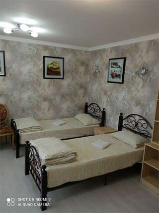 Гостиница Садко Кропоткин Двухместный номер с  раздельными кроватями улучшенный ( № 314)-2