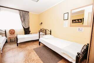 Гостиница Садко Кропоткин Трёхместный номер № 308.-2